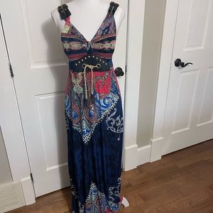 NWT ….Women’s small maxi dress …Smoke free home